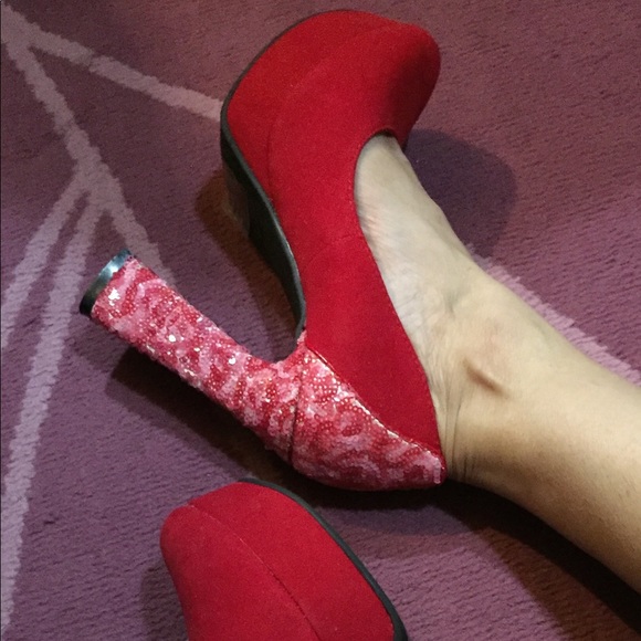 Shoes - Picture 2 of 3